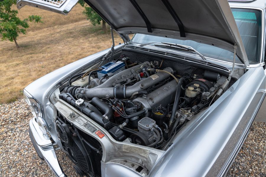 1972 Mercedes-Benz 300SEL 6.3 LHD, engine bay 4