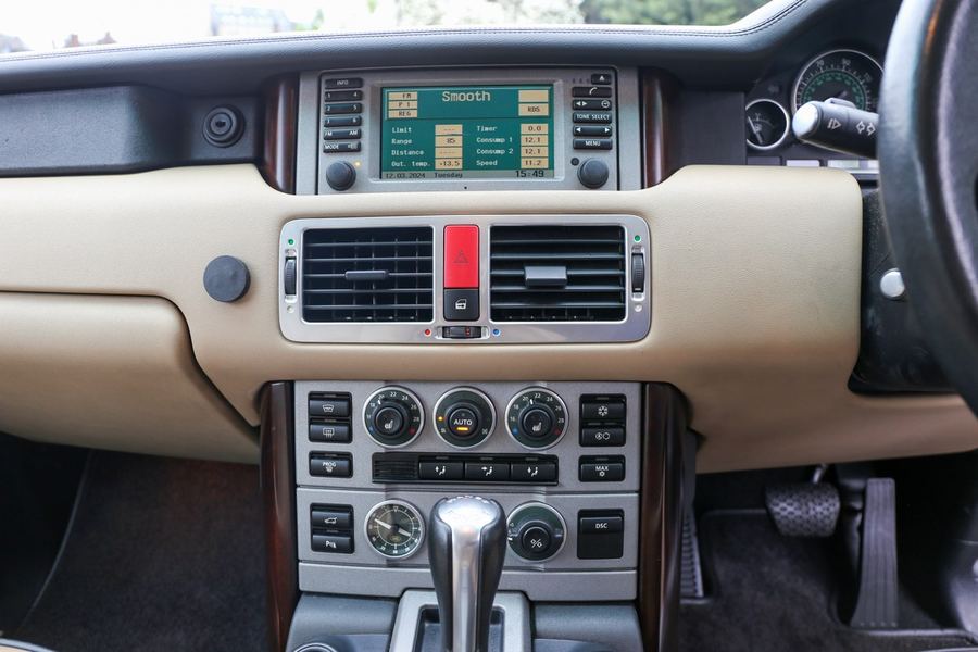 2002 Range Rover Vogue 4.4L L322, interior 2