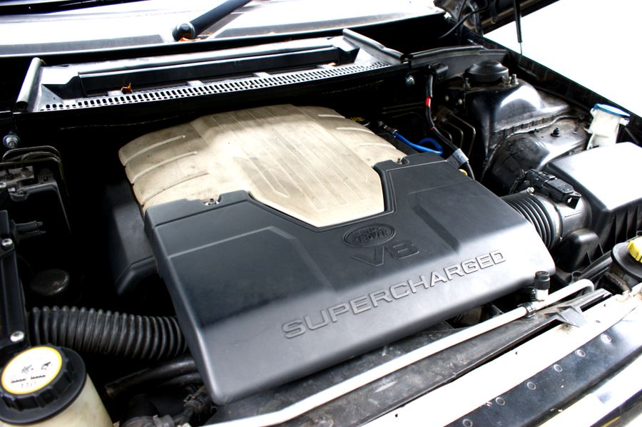 2006 Range Rover Vogue SE Supercharged 4.2L, engine bay 1