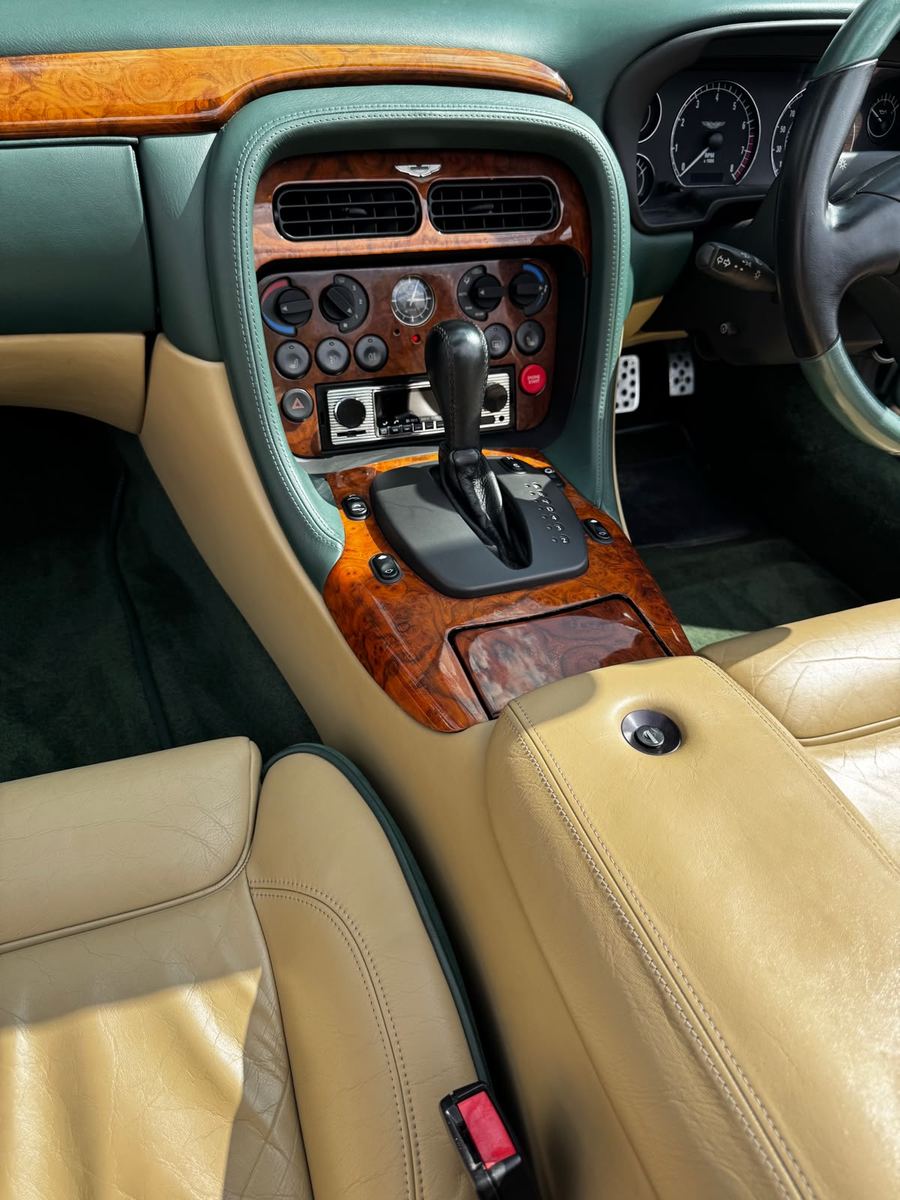 2003 Aston Martin DB7 Vantage Volante, interior 2