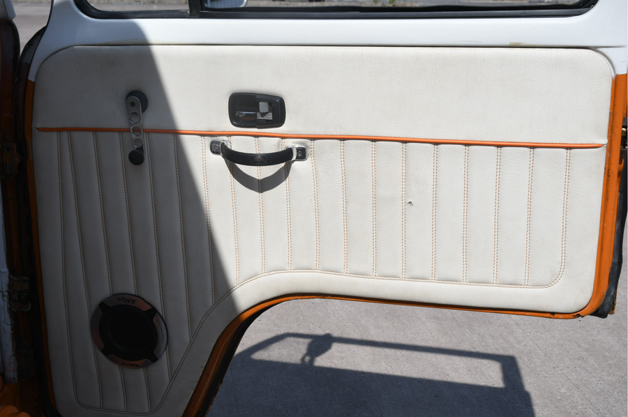 1974 Volkswagen Campervan, interior 9