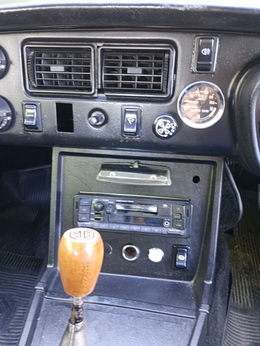 1977 MG B GT 1.8L, interior 6