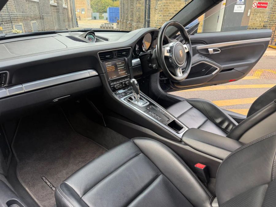 2012 Porsche 911 991.1 Carrera 2S Coupe, interior 3