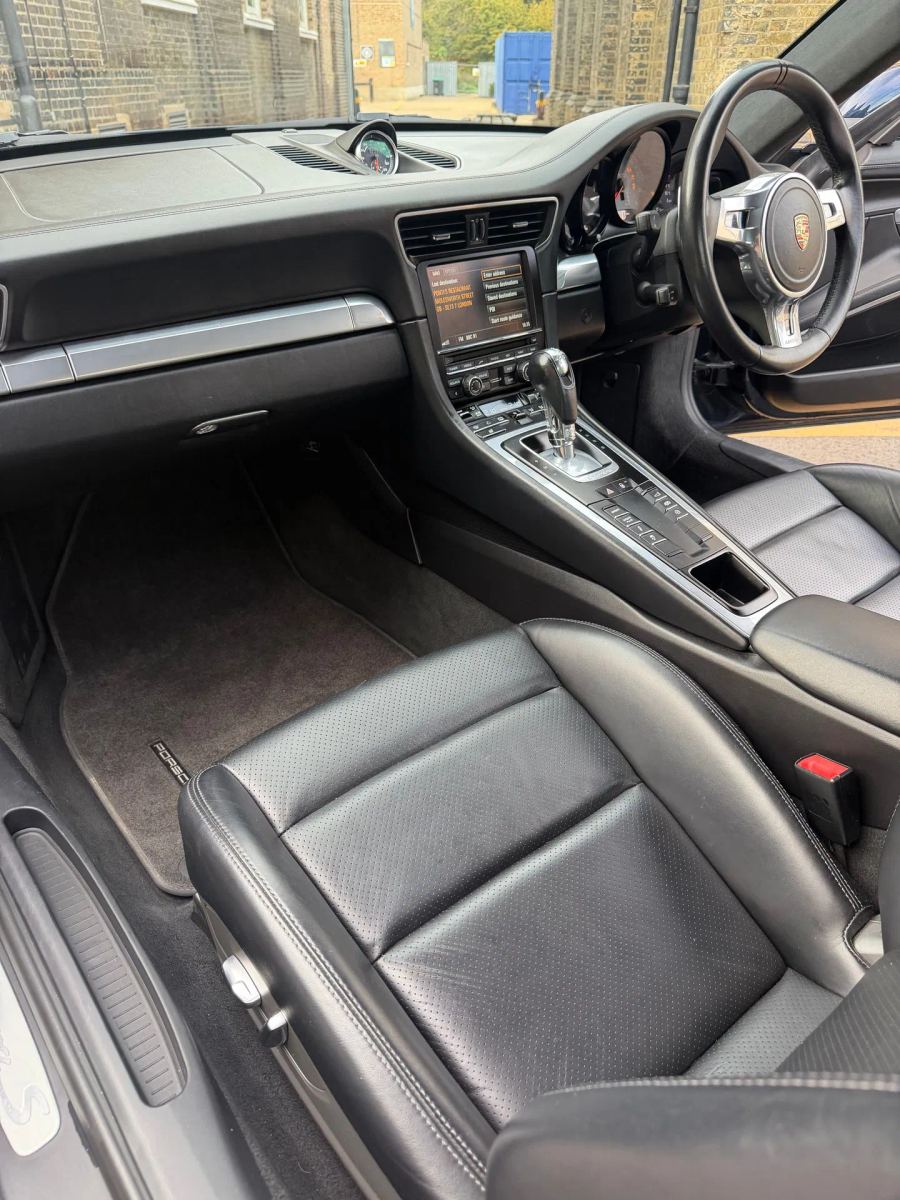 2012 Porsche 911 991.1 Carrera 2S Coupe, interior 4